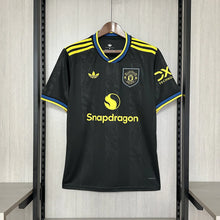 Load image into Gallery viewer, Manchester United Jersey Third 25 26 Season
